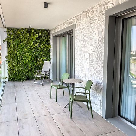 Sea Breeze Aparthotel Caorle Exteriör bild