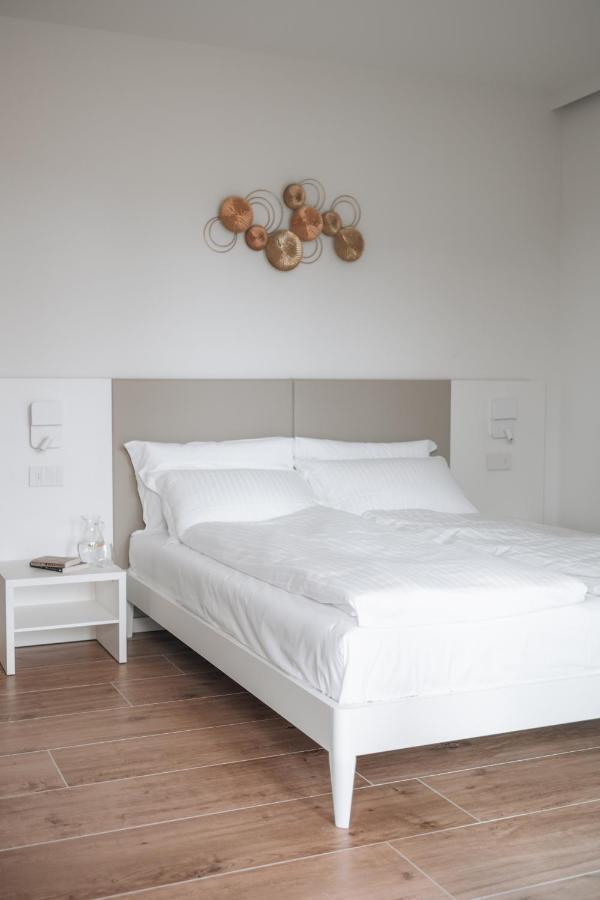 Sea Breeze Aparthotel Caorle Exteriör bild
