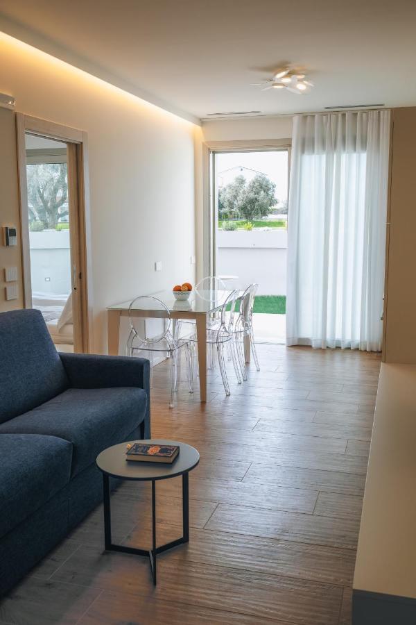 Sea Breeze Aparthotel Caorle Exteriör bild
